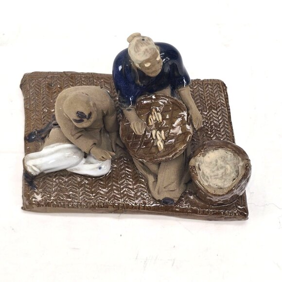 Mudman Japanese Ceramic Figurine Of Farmers Sorting Produce Vintage JE393 - Picture 6 of 9